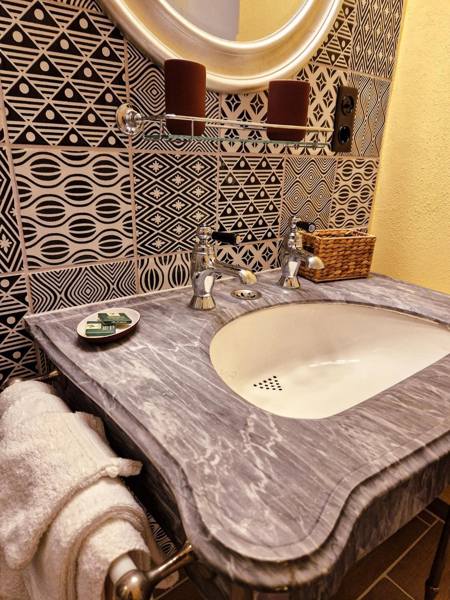 B&B Gutshaus De La Fontaine Feilsdorf Екстериор снимка